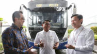 Moeldoko Resmikan Penggunaan Bus Listrik di Chanda Asri