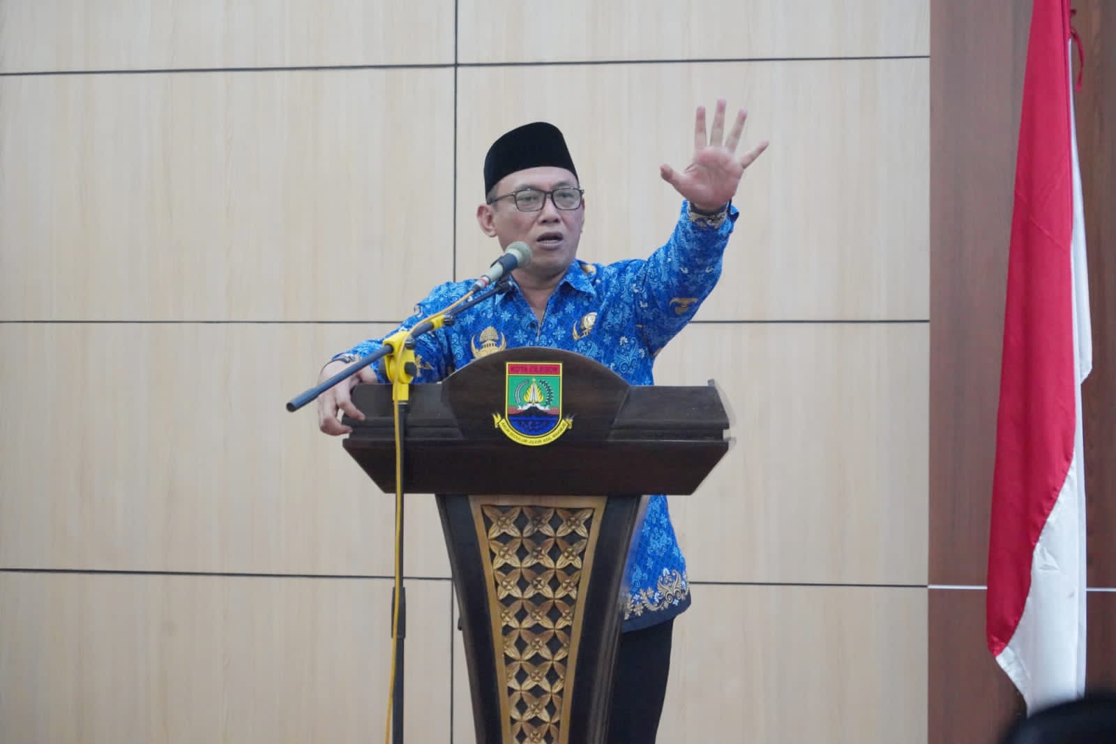 Walikota Cilegon pada Rapat Koordinasi Pelayanan Administrasi Penduduk