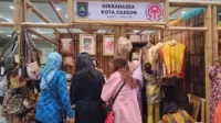 Kerajinan tangan batik ecoprint. Kerajinan tangan batik ecoprint.