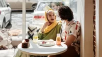 Cara Mengetahui Orang yang Menyukai Kita Diam-Diam