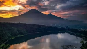 Fasilitas Bukit Cinta Telaga Menjer 2