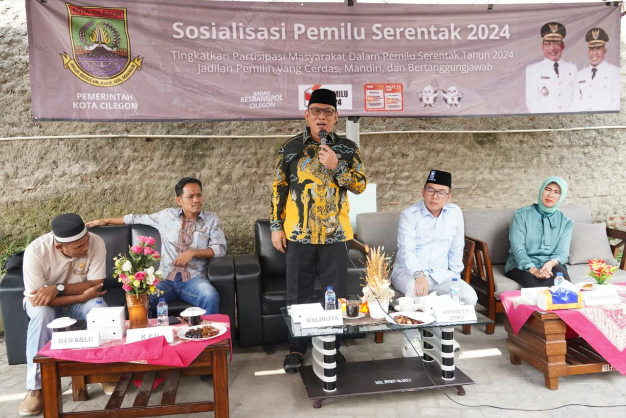 Wali Kota Helldy dan lembaga terkait mensosialisasikan Pemilu Serentak 2024 dengan pesan harmoni dan keindahan dalam perbedaan pandangan politik. Wali Kota Helldy dan lembaga terkait mensosialisasikan Pemilu Serentak 2024 dengan pesan harmoni dan keindahan dalam perbedaan pandangan politik.