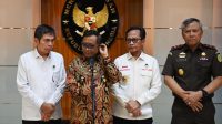 Foto Menko Polhukam Mahfud Md Memberikan Keterangan Terkait Kasus Dugaan Penyerobotan Tanah Milik Negara di Jakarta